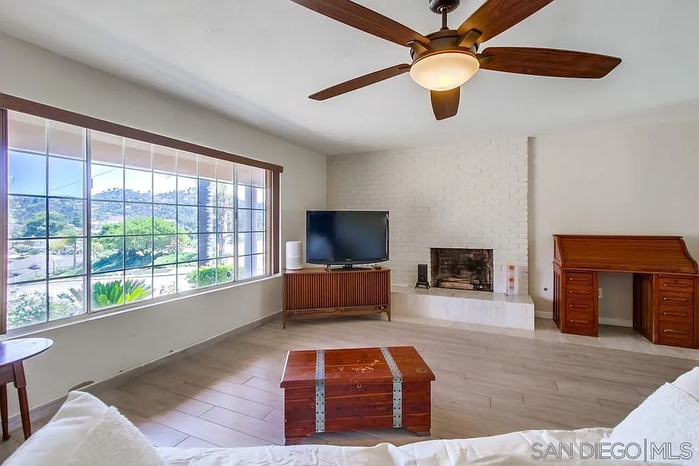 5 bed, 3500 sqft, $1,850 — Photo 3