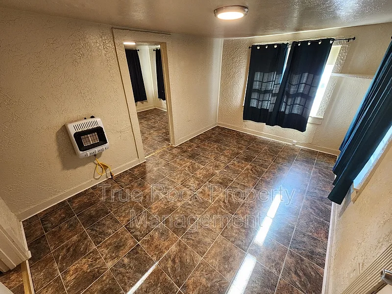 1 bed, 1.0 bath, $750 — Photo 2