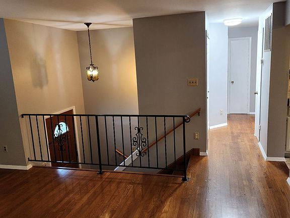 3rd image of 1602 Elson St