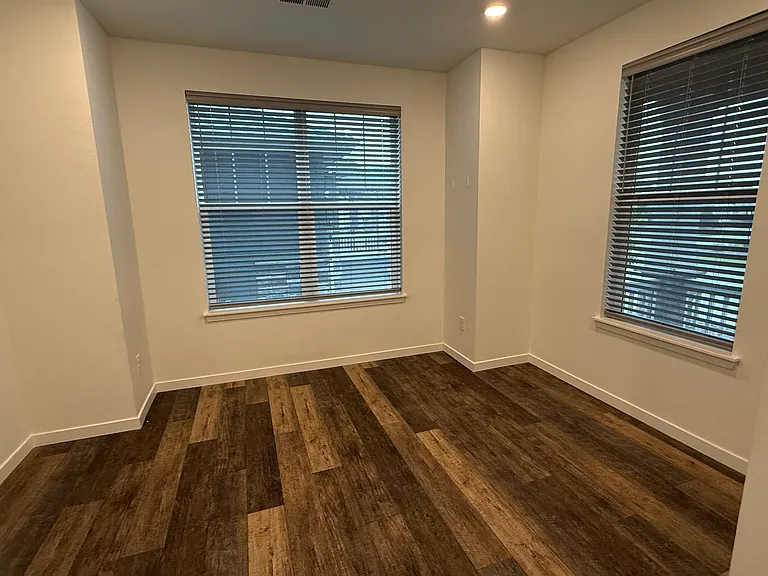 6550 Westcliffe Dr — Photo 5