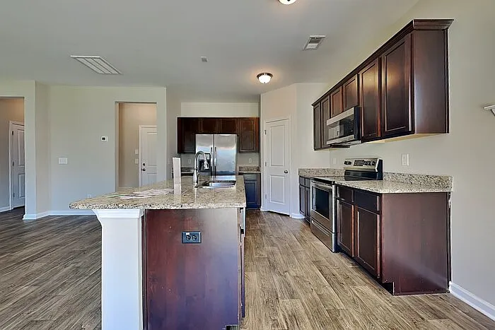 320 Beacons Field Rd — Photo 5