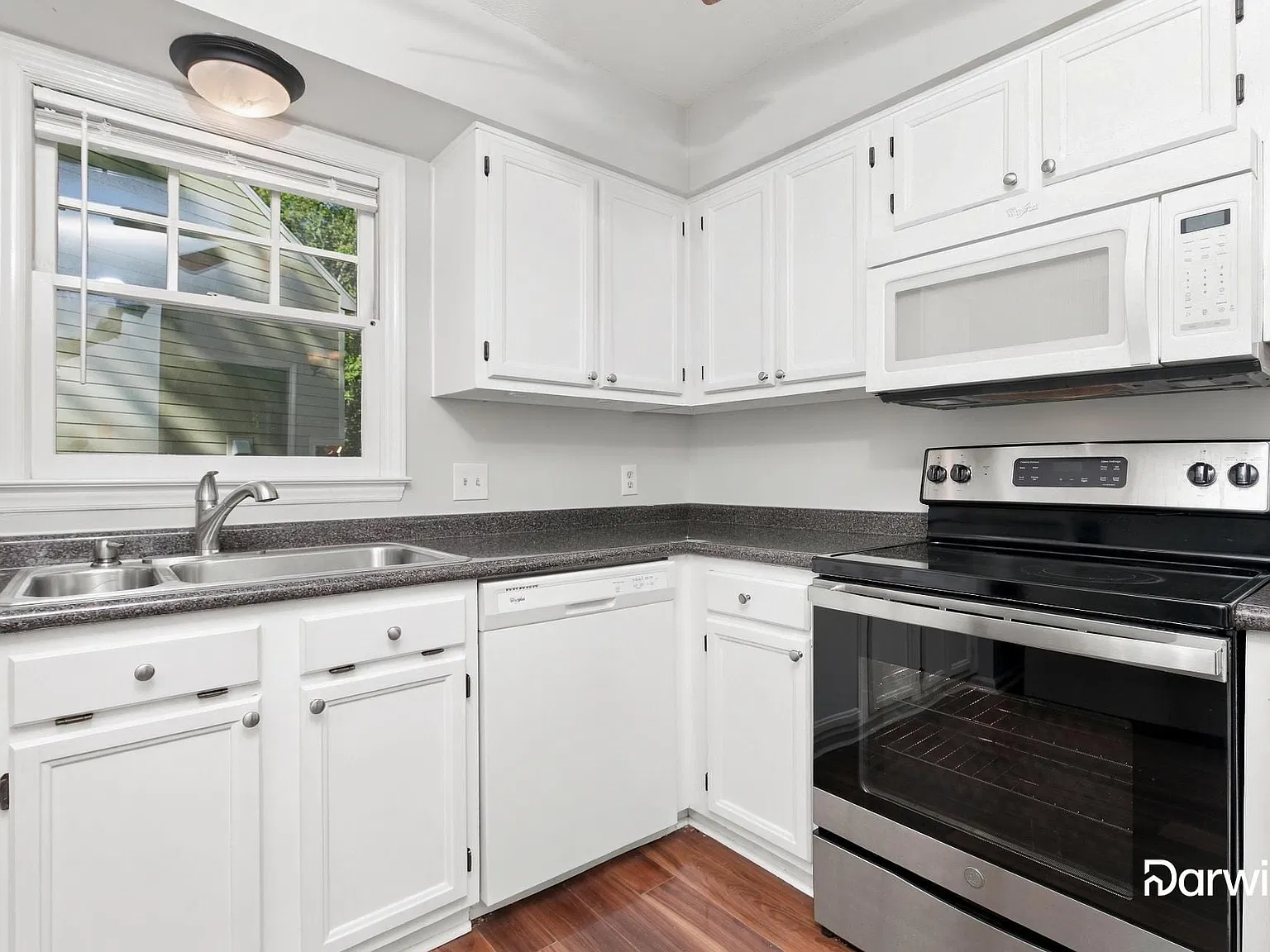 4 bed, 2.5 bath, 1416 sqft, $1,850 — Photo 2