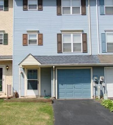 2nd image of 5 Carolina Ct