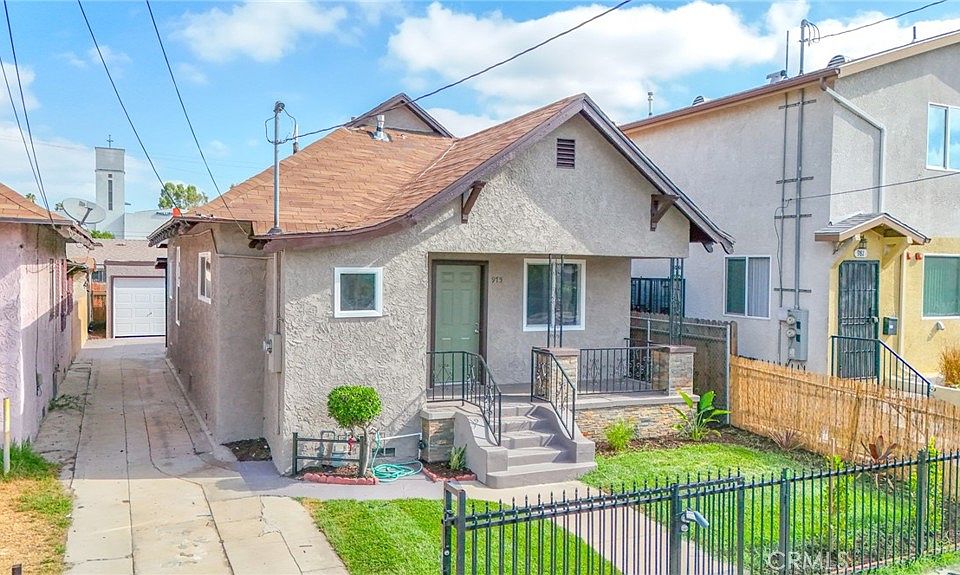 1st image of 975 E 43rd Pl