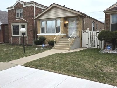 8942 S Cornell Ave, Chicago, IL, 60617