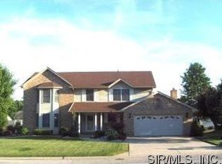 10 Pine Valley Dr, Collinsville, IL 62234