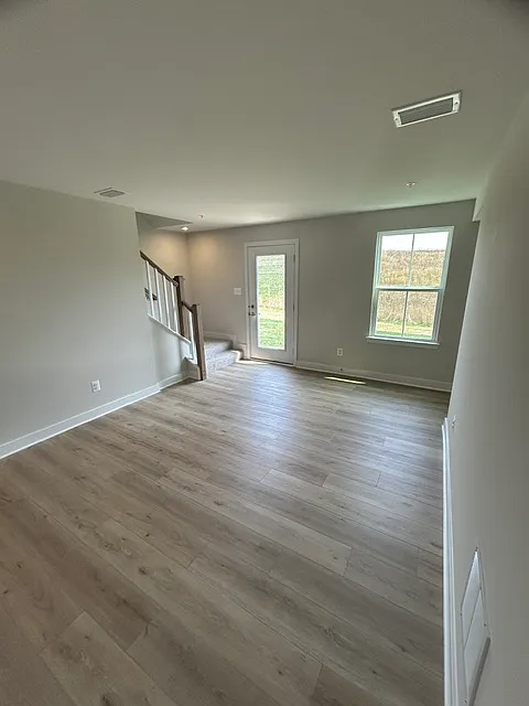 3 bed, 2.5 bath, 2007 sqft, $2,399 — Photo 4