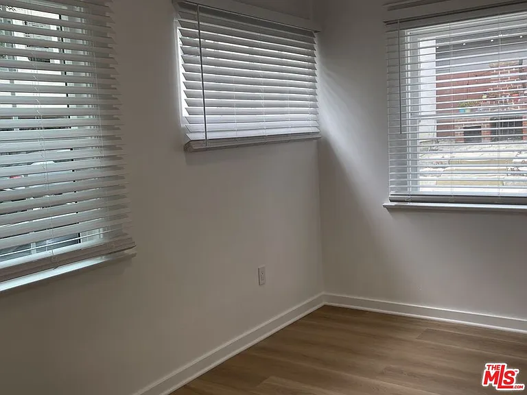 305 S Norton Ave #307-1/2 — Photo 19