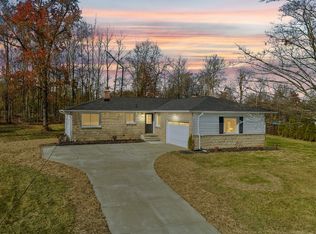 1526 Skyland Dr, Hinckley, OH 44233