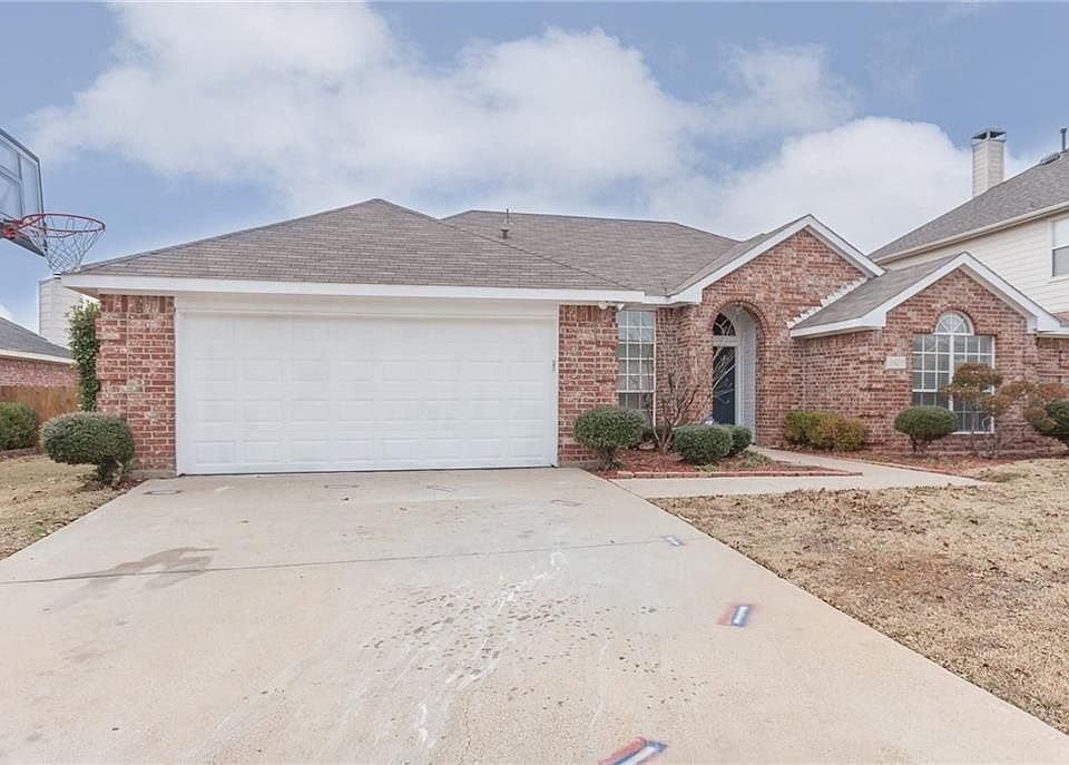 1st image of 2305 Savannah Dr