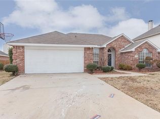 2305 Savannah Dr, Mansfield, TX 76063