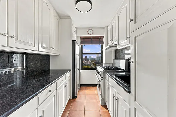 Kitchen, photo 1