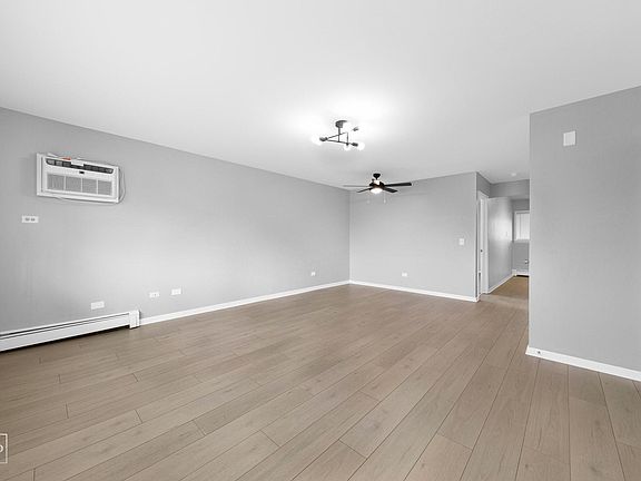 4th image of 934 Marengo Ave #2N