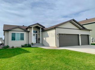 2302 67th Ave S, Fargo, ND 58104