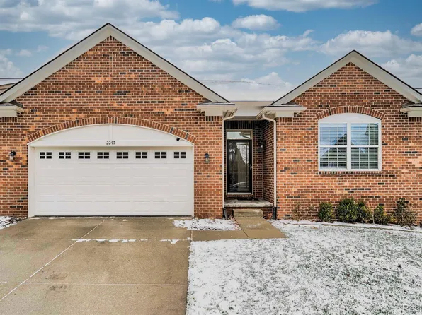 2247 Palmetto, Commerce Township, MI 48382