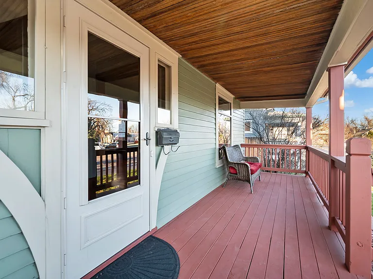 326 E Monument St — Photo 3