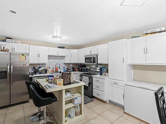 4th image of 160 San Remo Blvd #160