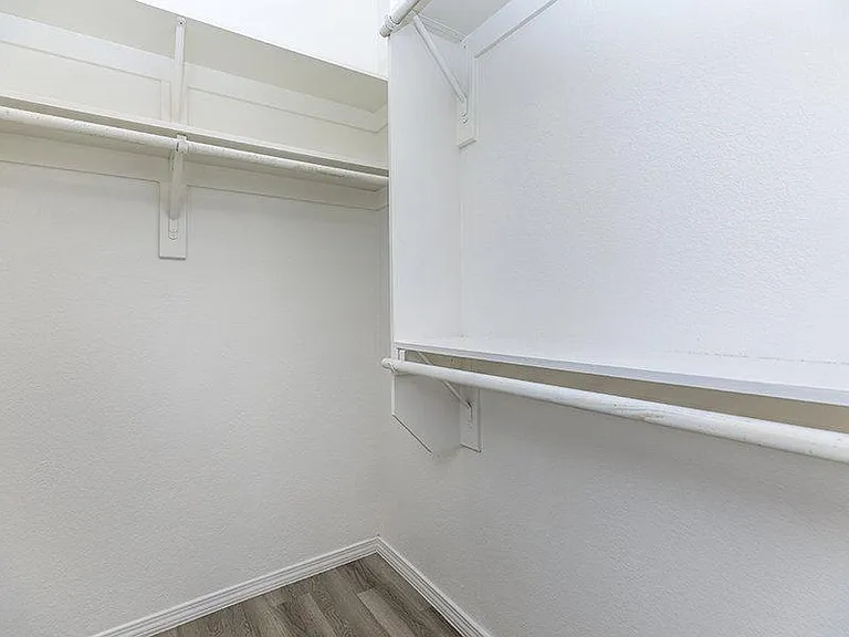 The Residences at Palm Valley Apartments — Photo 41