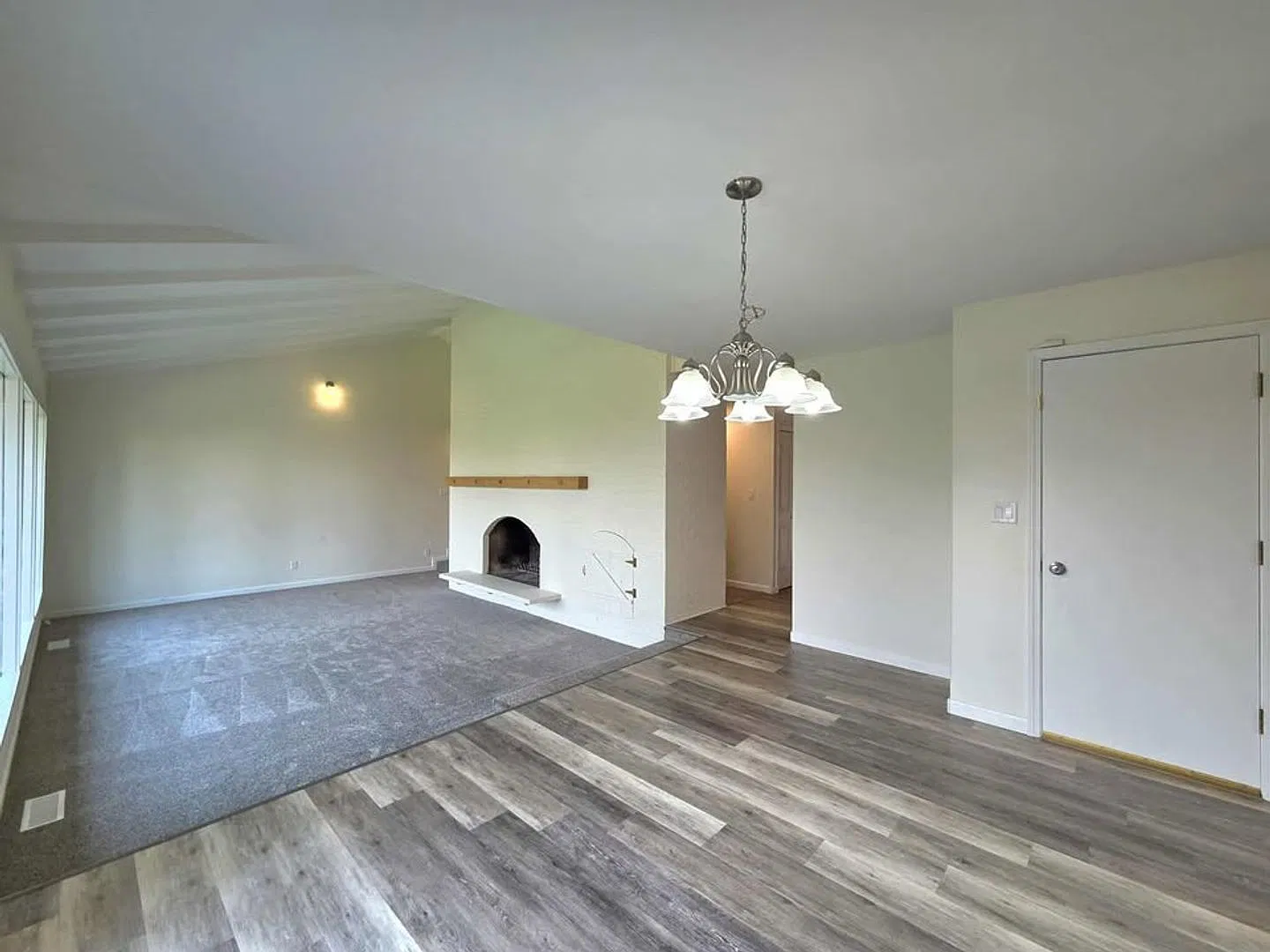 Stunning 4 Bedroom, 3 Bathroom Home, with Amazing Views! — Photo 2