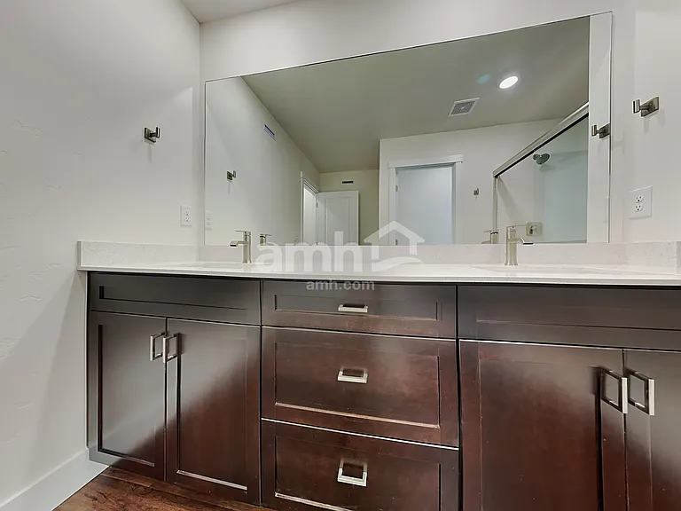 936 Moorside Ave — Photo 10