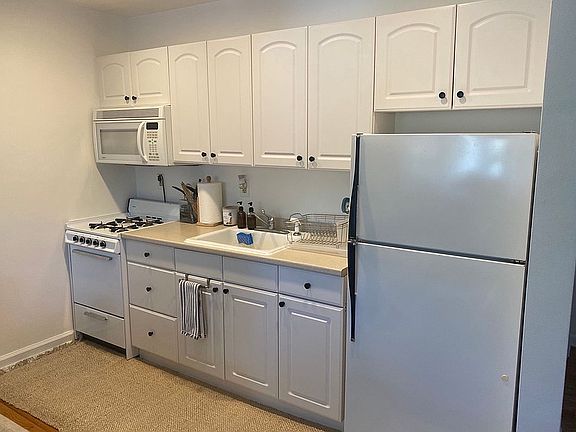 2nd image of 640 Franklin Ave #2'