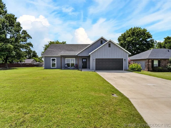 100 N Eufaula Ave, Coweta, OK 74429