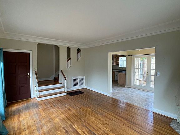 5th image of 5019 E Livingston Dr