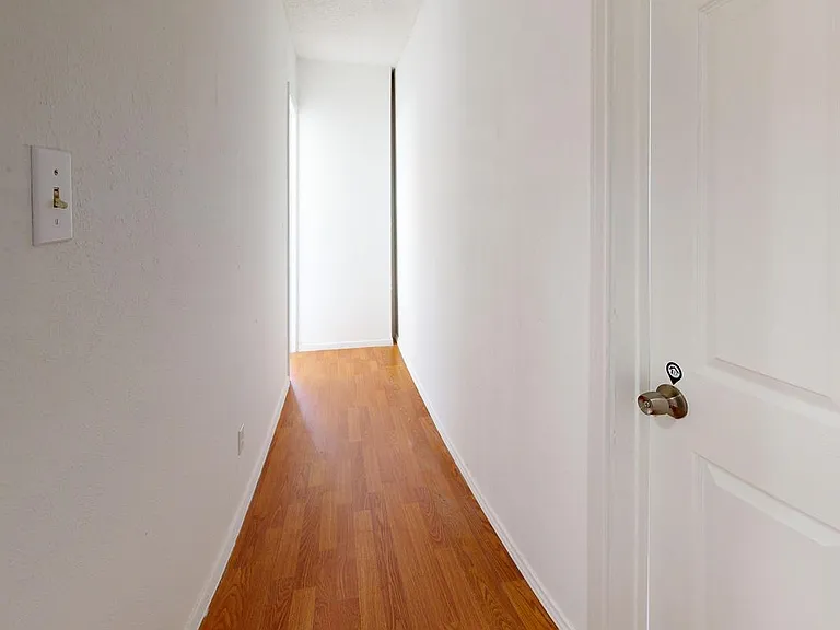 1009 High Point Rd — Photo 13
