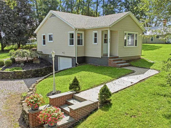 55 S Lake Ave, Bergen, NY 14416