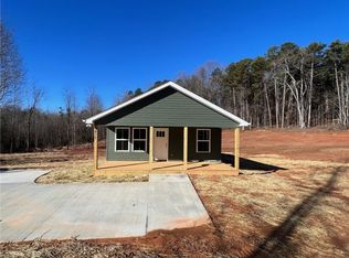 1075 Pickett Post Rd, Walhalla, SC 29691
