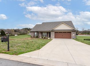 112 Montgomery Farms Dr, Friendsville, TN 37737