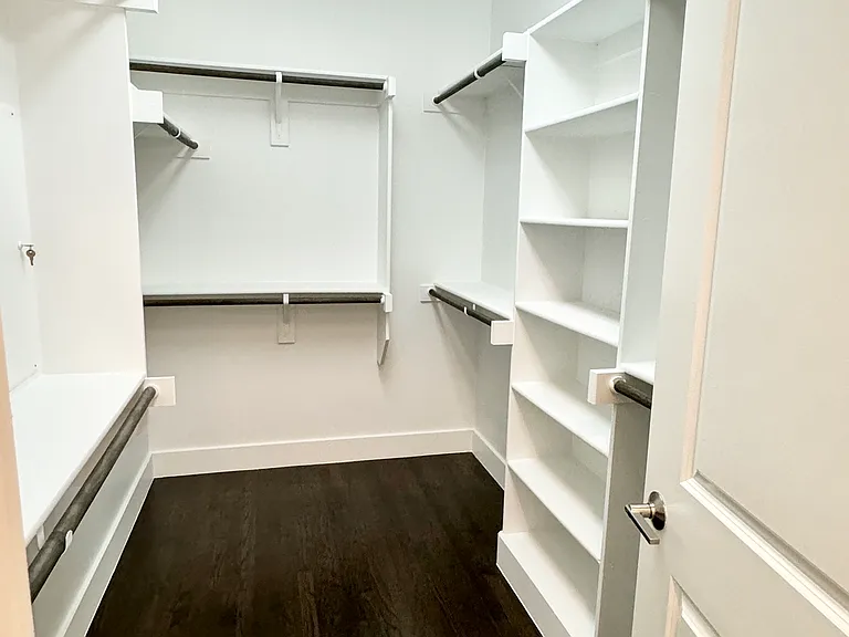 3018 Zenia Dr — Photo 2