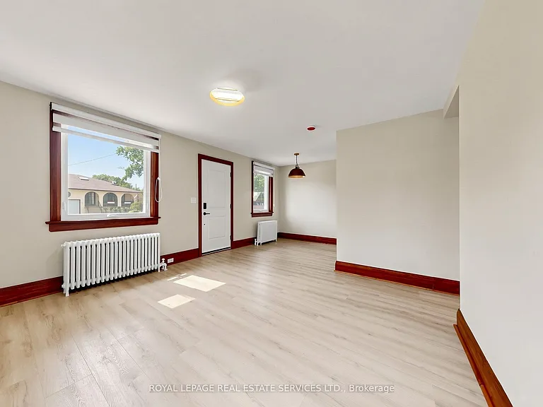 31 Rosemeade Ave — Photo 6