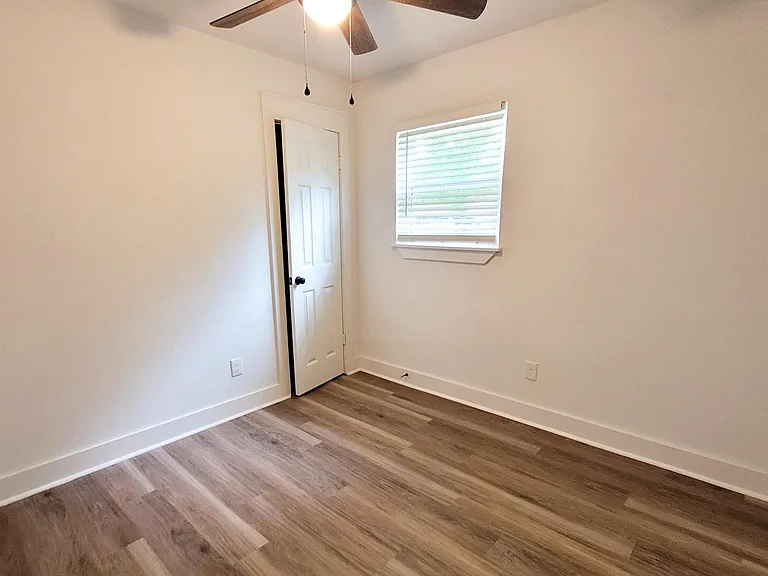 904 Colbert Ave — Photo 8