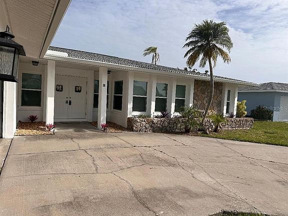 2nd image of 18 GOLFVIEW COURT