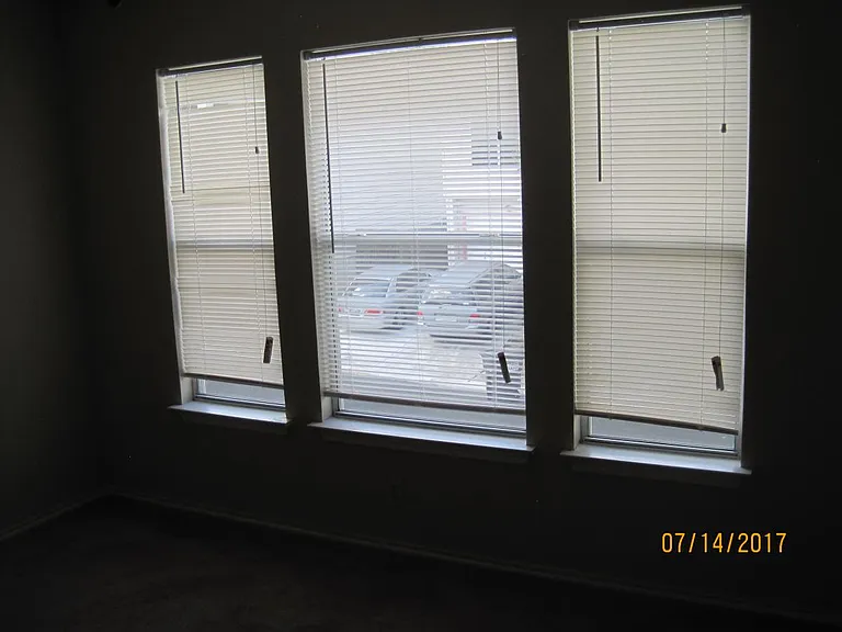 4906 Kenton Lake — Photo 6