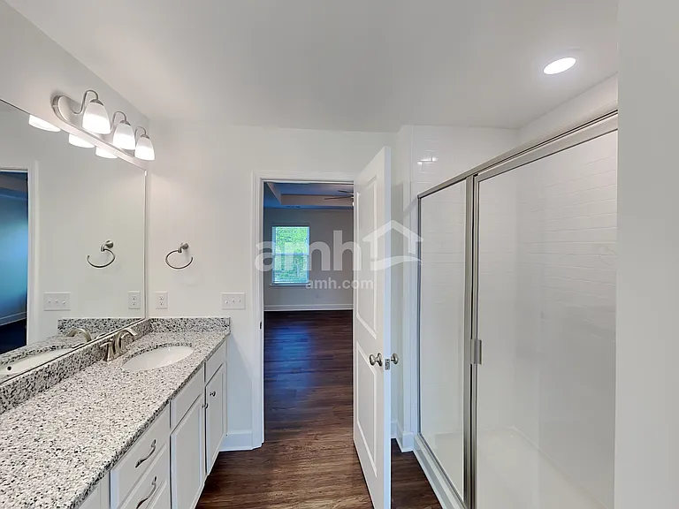 1033 Bluewater Point Dr — Photo 12