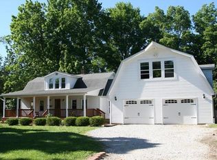 224 E Glendale Rd, Saint Louis, MO 63119