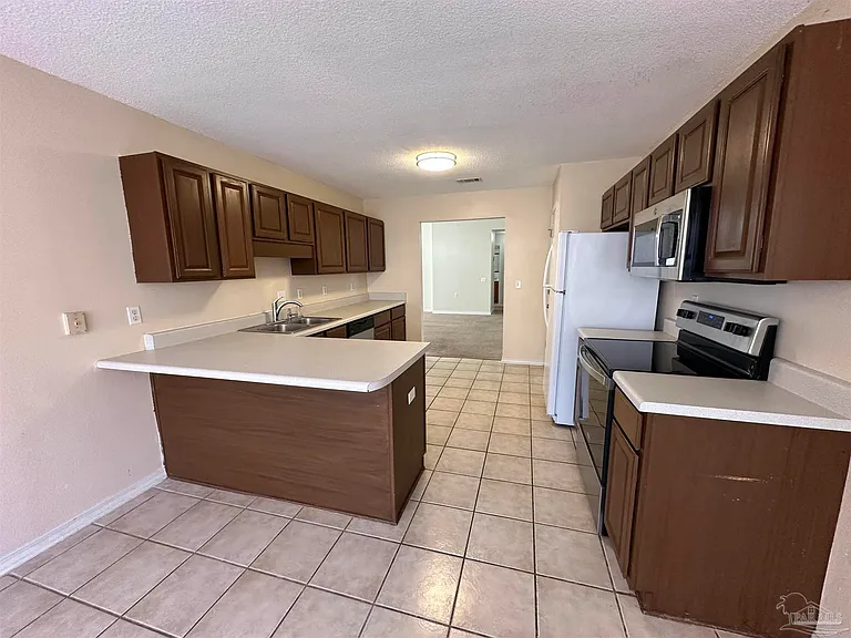 3001 Flintlock Dr — Photo 5