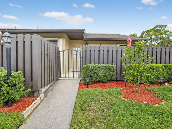 542 Shady Pine Way #H, Greenacres, FL 33415