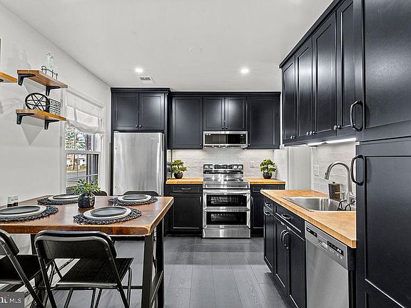 3rd image of 309 Rock Spring Dr SW