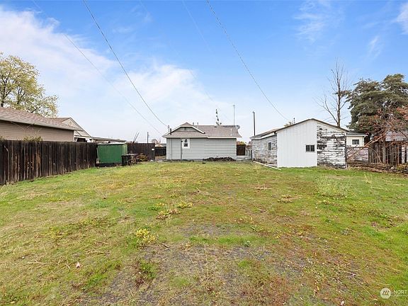 4th image of 1530 Hobson Street