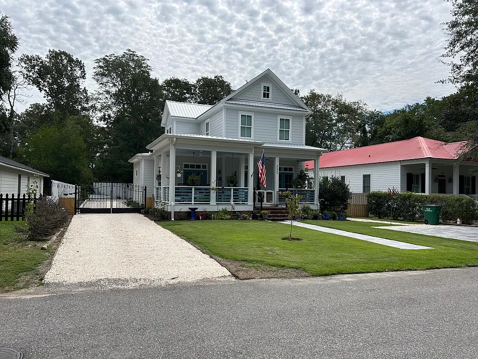232 Sumter St SE
