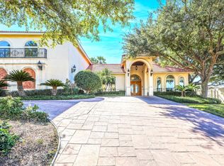 101 Windsor Rd, Laredo, TX 78041