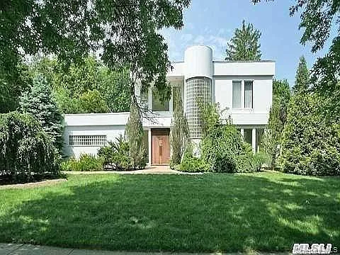 67 Parkway Dr