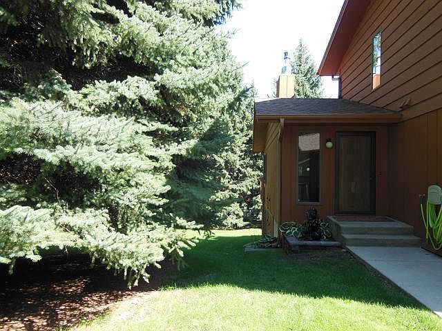 1st image of 2924 Manitoba Ln