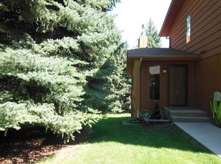 2924 Manitoba Ln, Bismarck, ND 58503