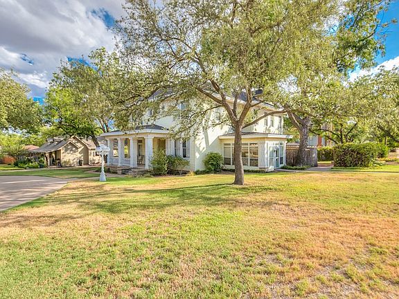 4th image of 307 N 8th St