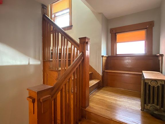3rd image of 1519 East St