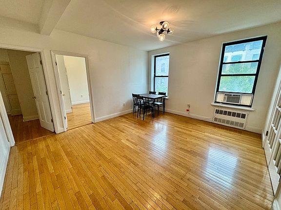 2nd image of 352 W 46th St APT 3B